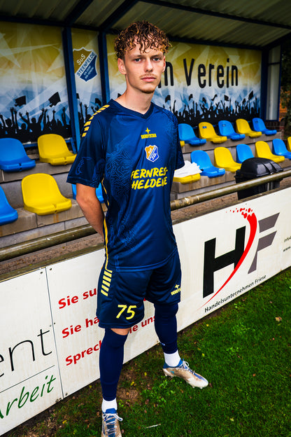 SuS Steenfelde Heimtrikot 2026/27 Mehr als nur ein Trikot. Ein Stück Ostfriesland. Mit Wunsch-Rückendruck.