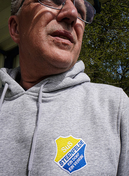 SUS Hoodie „WIR SIND STOLZ AUF UNSER DORF!“